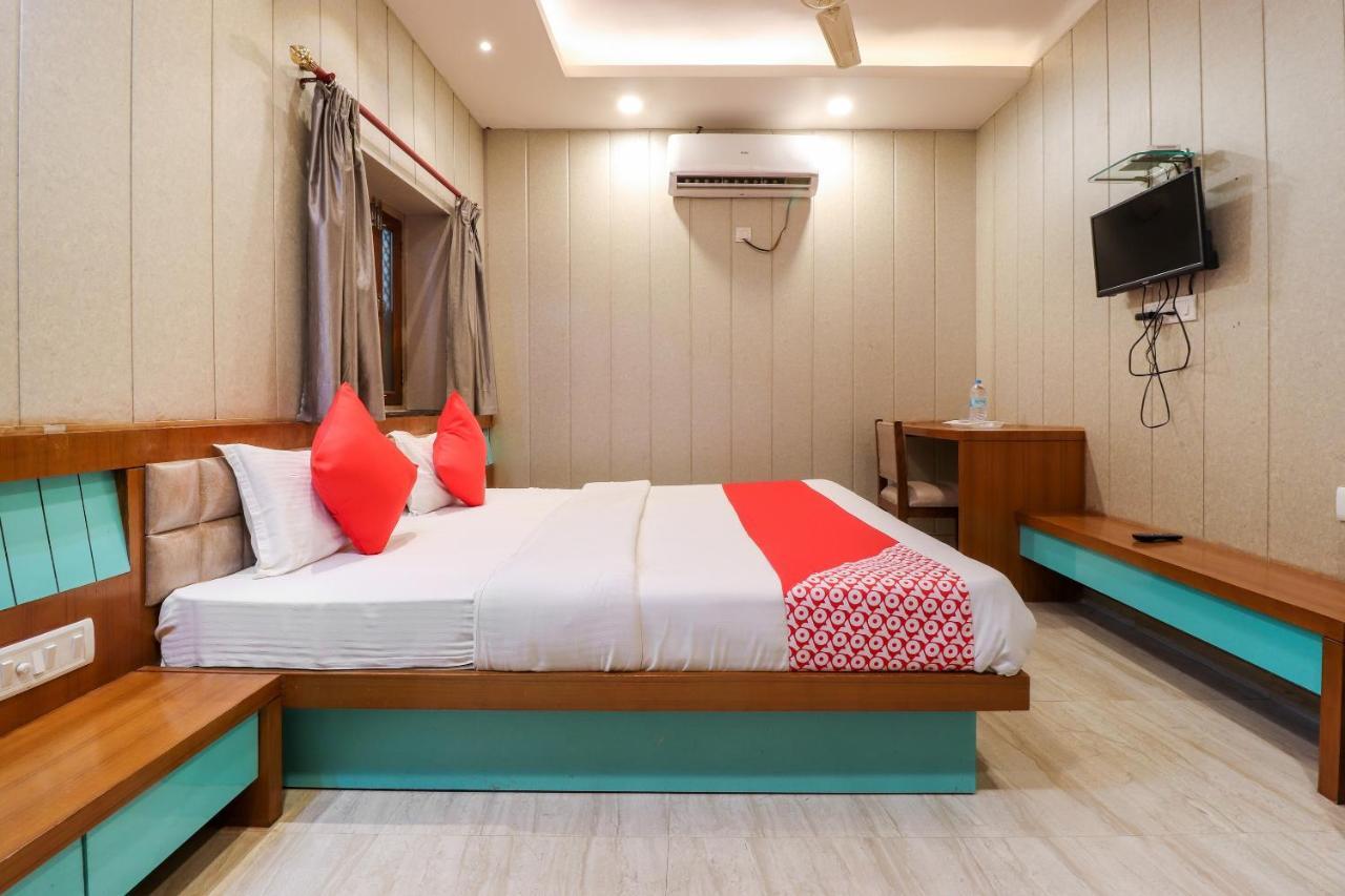 Oyo 26781 Hotel Raghupati Ayodhya Exterior photo